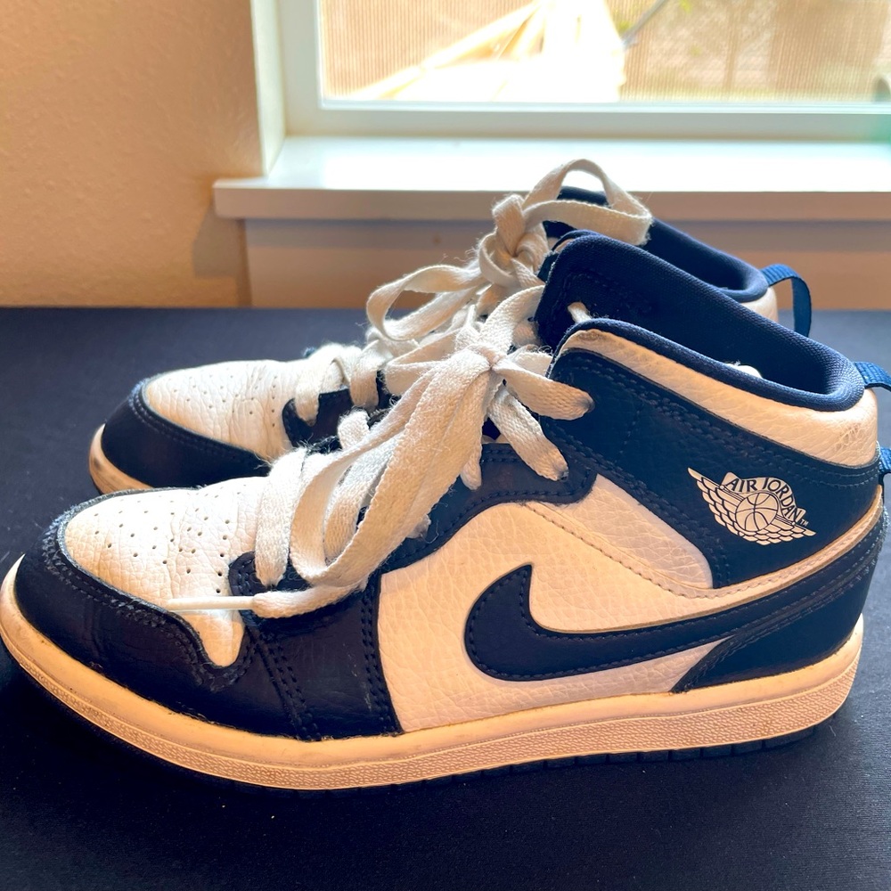 Jordan 1 Nikes Kids